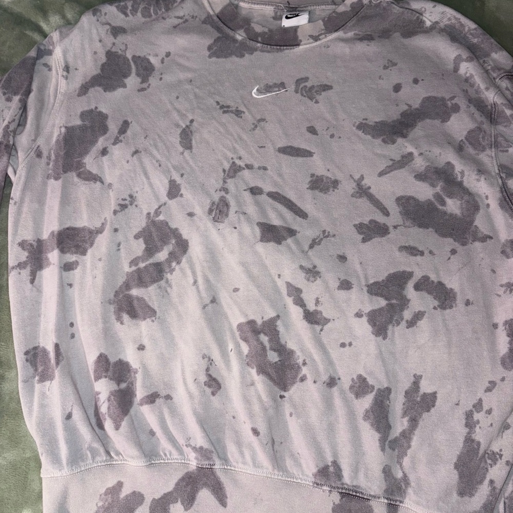 Nike Women's Tie Dye Patterned Sweatshirt